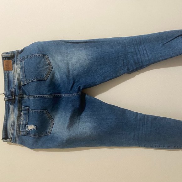 Colombian Jean Gios - Picture 2 of 2